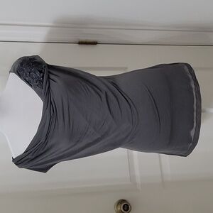 H&M Size M Gray 'To The Shoulder' Blouse with Floral Applique, NWOT